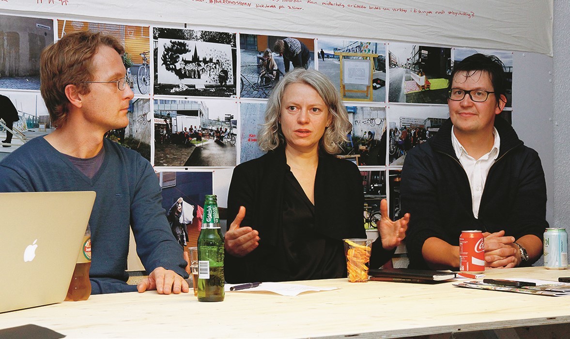 - Ofte er det prosjektene som strider mot planene som gjør prosjektet vellykket, sier Øyvind Dalen Sørbøl (til høyre). Her avbildet sammen med Trond Åm og Sissel Arctander. Foto: Ingebjørg Semb