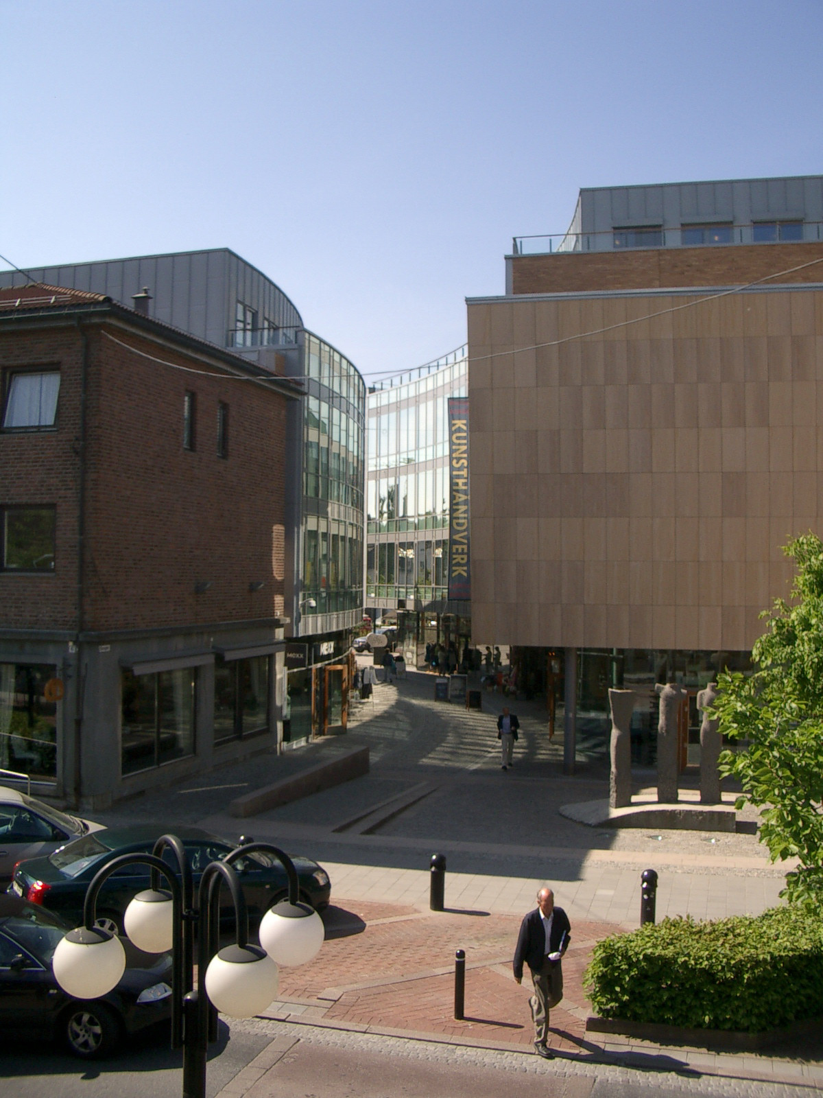 Det buede Smuget er blitt et gateløp som forbinder to deler av Asker sentrum. Foto: BGO Arkitekter v/Julian Mansbridge.