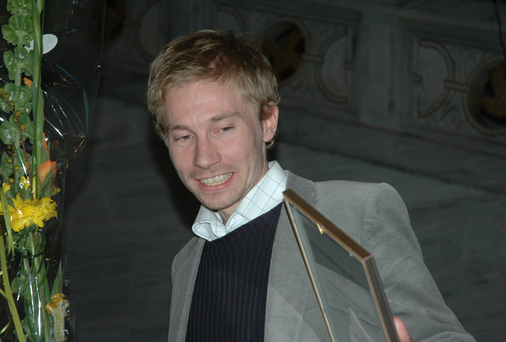 Fikk NALs pris til medlem under 40 år: Olav Kristoffersen takker for utmerkelse og NALs innsats for unge arkitekter. Fotos: Olav Ødegården.