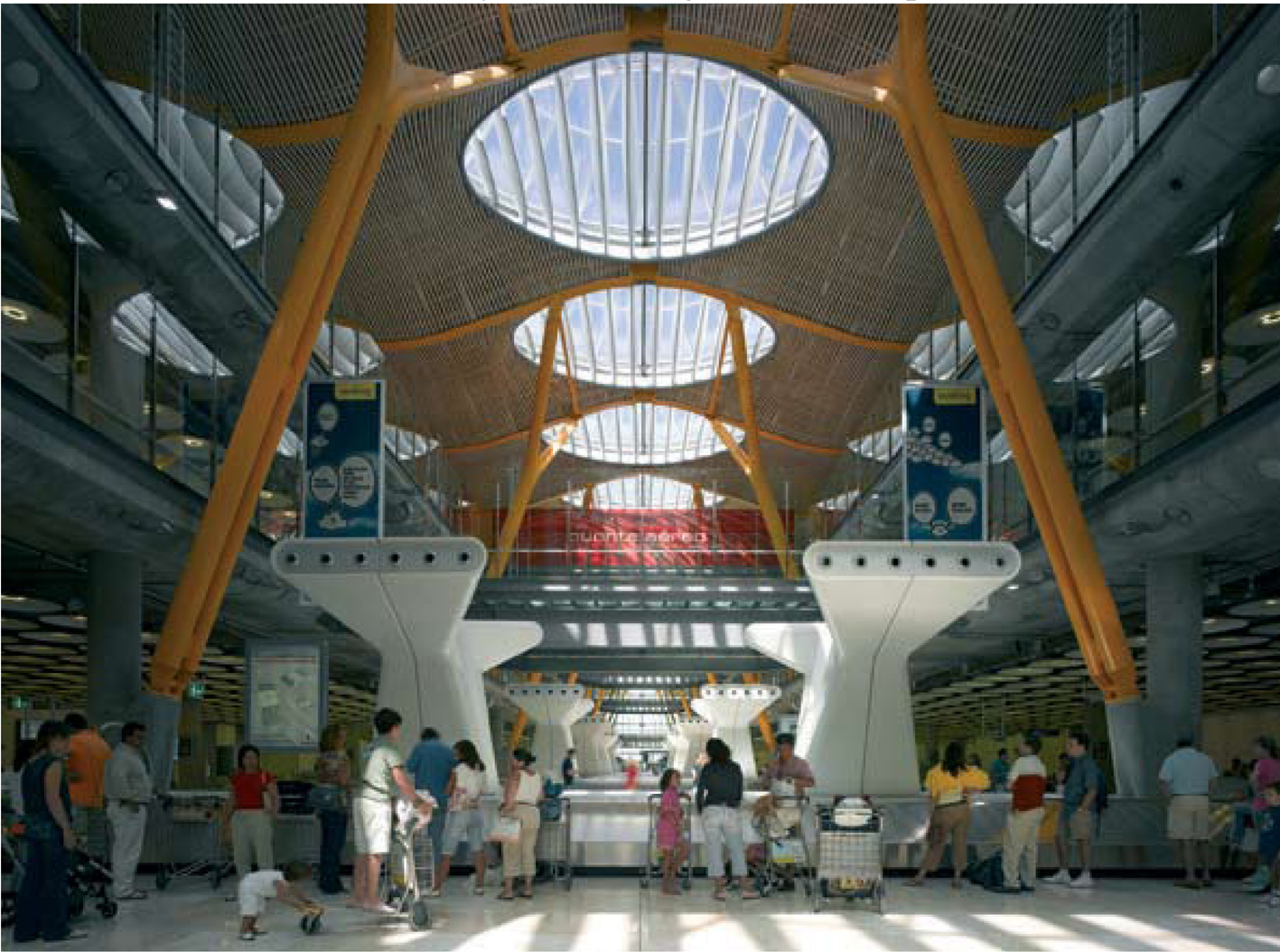 Bagasjebånd på Barajas-flyplassen i Madrid. Foto: Richard Bryant/Arcaid/Richard Rogers Partnership.