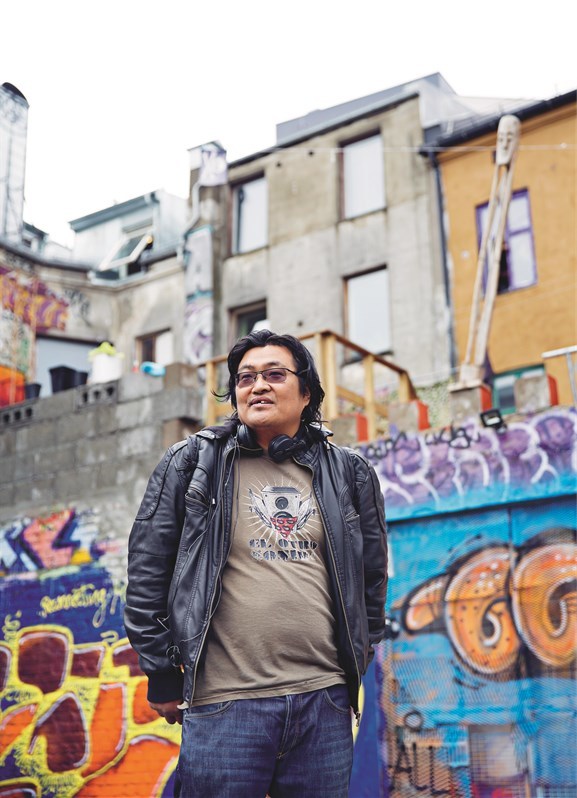 Styremedlem og administrasjonsmedarbeider ved Kulturhuset Hausmania, Ole Pedersen, har jobbet siden 2005 for å få Hauskvartalet utviklet som byøkologisk kvartal. Han mener boligtomtene skal utvikles med sikte på lave husleier. 