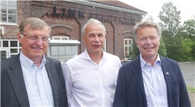 Fra venstre: Trond Dahle, konserndirektør i Multiconsult og styreleder i LINK arkitektur, Rolf Maurseth, fungerende adm. dir. i LINK arkitektur, Christian N Madsen, adm. dir. Multiconsult Fra venstre: Trond Dahle, konserndirektør i Multiconsult og styreleder i LINK arkitektur, Rolf Maurseth, fungerende adm. dir. i LINK arkitektur, Christian N Madsen, adm. dir. Multiconsult