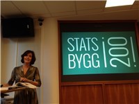 Kommunikasjonsdirektør Hege Njaa Aschim presenterte i dag boka om Statsbyggs historie, skrevet av Ottar Julsrud. Kommunikasjonsdirektør Hege Njaa Aschim presenterte i dag boka om Statsbyggs historie, skrevet av Ottar Julsrud.