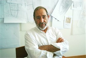 Den portugisiske arkitekten og professoren Álvaro Siza Vieira fikk The Golden Lion for Lifetime Achievement. Foto: Álvaro Siza Den portugisiske arkitekten og professoren Álvaro Siza Vieira fikk The Golden Lion for Lifetime Achievement. Foto: Álvaro Siza