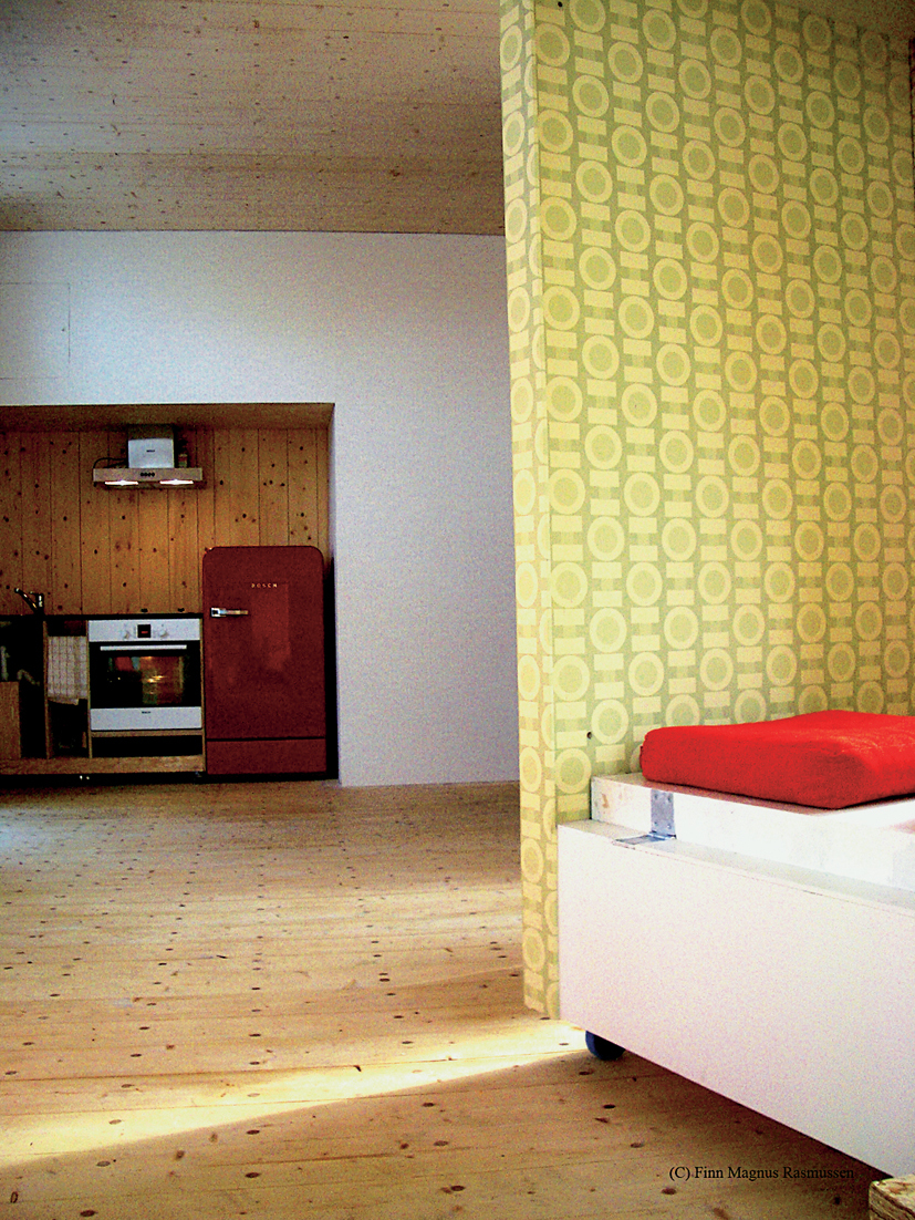 Mot kjøkkenet. Foto: Finn Magnus Rasmussen. Mot kjøkkenet. Foto: Finn Magnus Rasmussen.