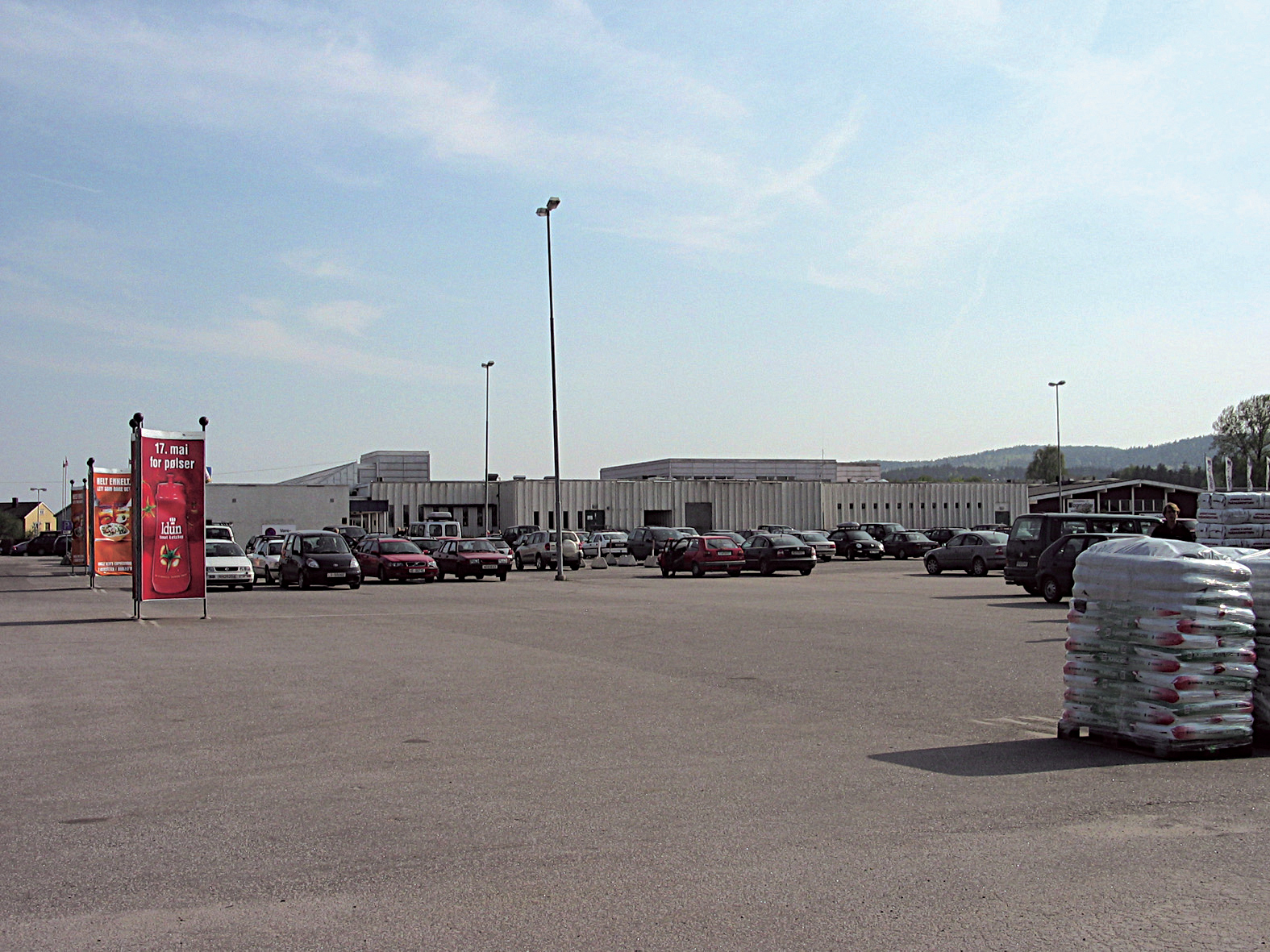 Asfaltlandskap.(Foto: Sophia Älsvåg.) Asfaltlandskap.(Foto: Sophia Älsvåg.)