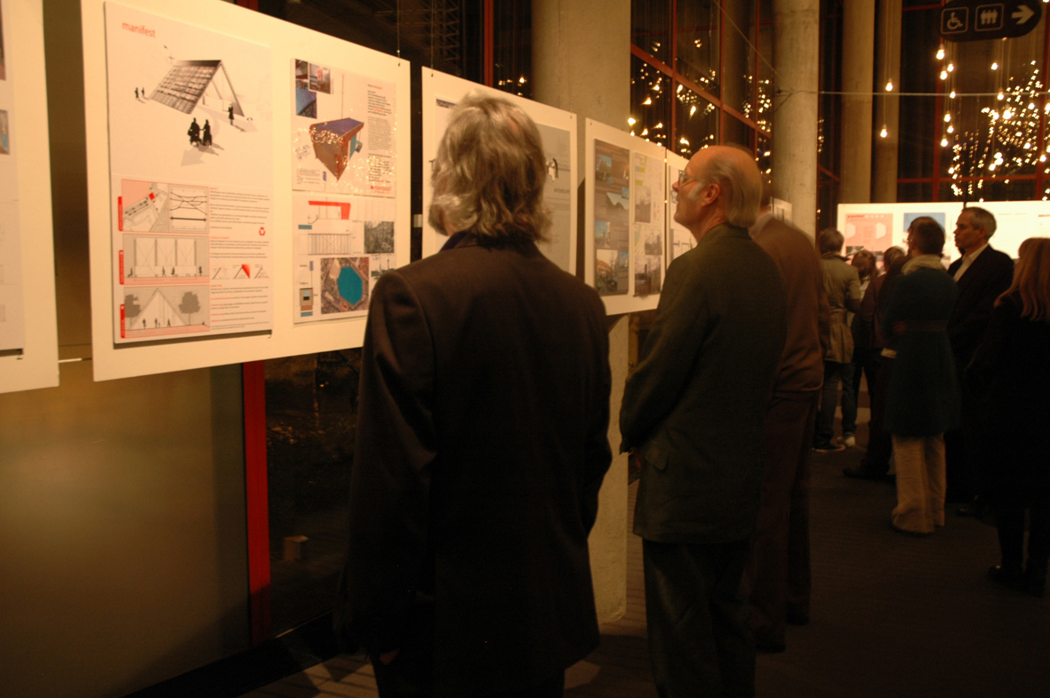 «Manifest» av Tom Gam og andre paviljongforslag granskes med nysgjerrighet. Juryen fikk 28 utkast til vurdering.