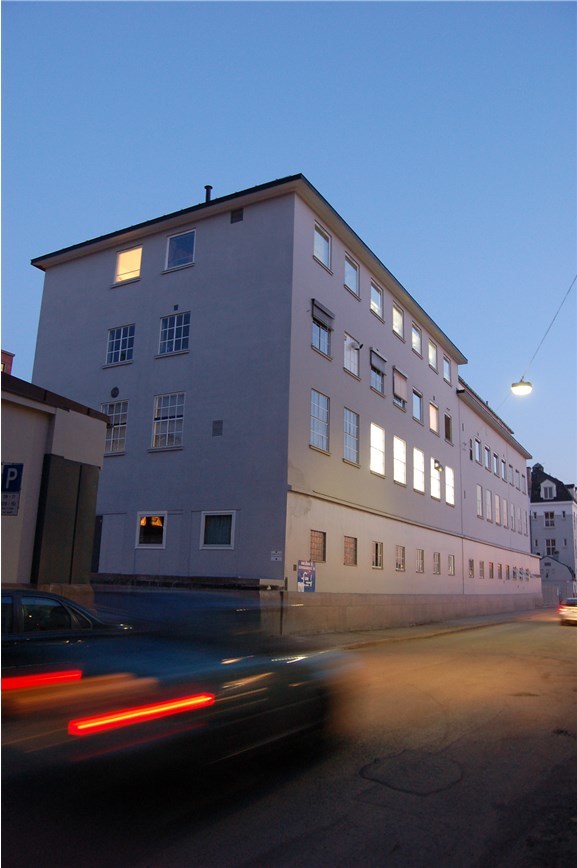 0047 holder til i Schweigaardsgate 34D på Grønland i Oslo. Foto: 0047