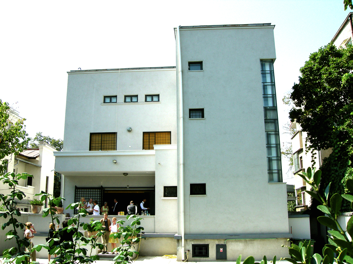 Mottaking i den norske ambassadørbustaden. Mottaking i den norske ambassadørbustaden.