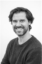 - Skal vi skape et klimanøytralt samfunn, bør vi i større grad satse på massivtre, sier Anders Selstrøm Moe. - Skal vi skape et klimanøytralt samfunn, bør vi i større grad satse på massivtre, sier Anders Selstrøm Moe.