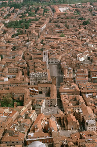 Renessansebyen Ferrara, som står på Unescos verdensarvliste, er vertskap for ung norsk arkitektur. Foto: www.sitiunesco.it