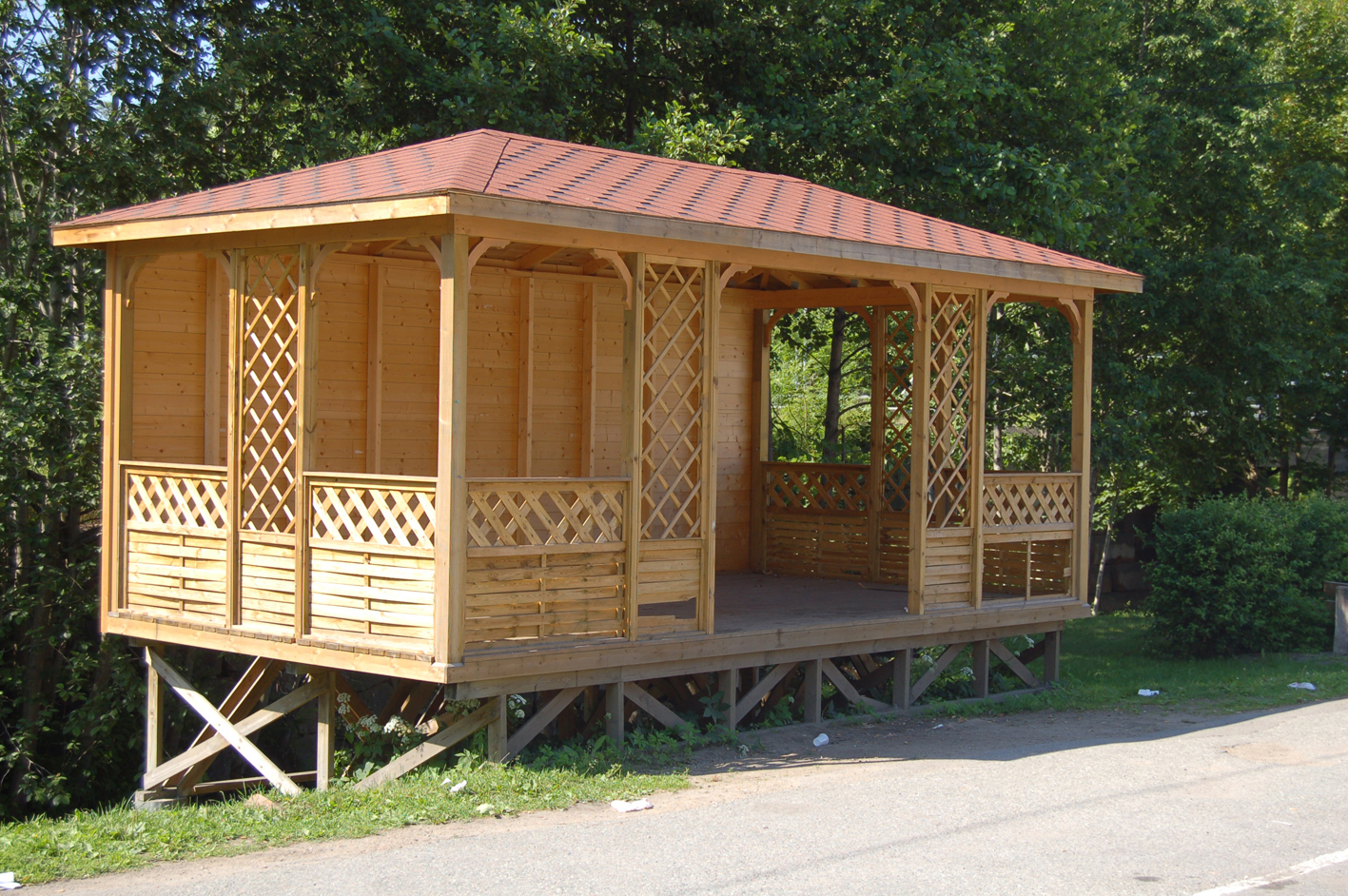 Denne fra Sætre i Hurum kunne ha blitt bra med litt større sceneåpning og en dør i bakveggen eller på den ene siden.