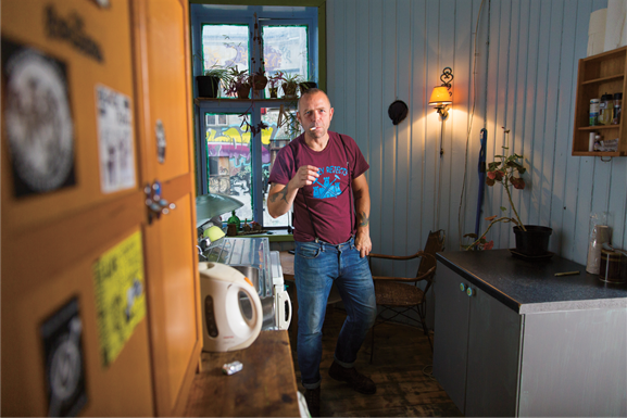 Cato Nilsen er nyinnflyttet og veldig glad for å kunne få gjøre comeback i Hausmanns gate 40. 