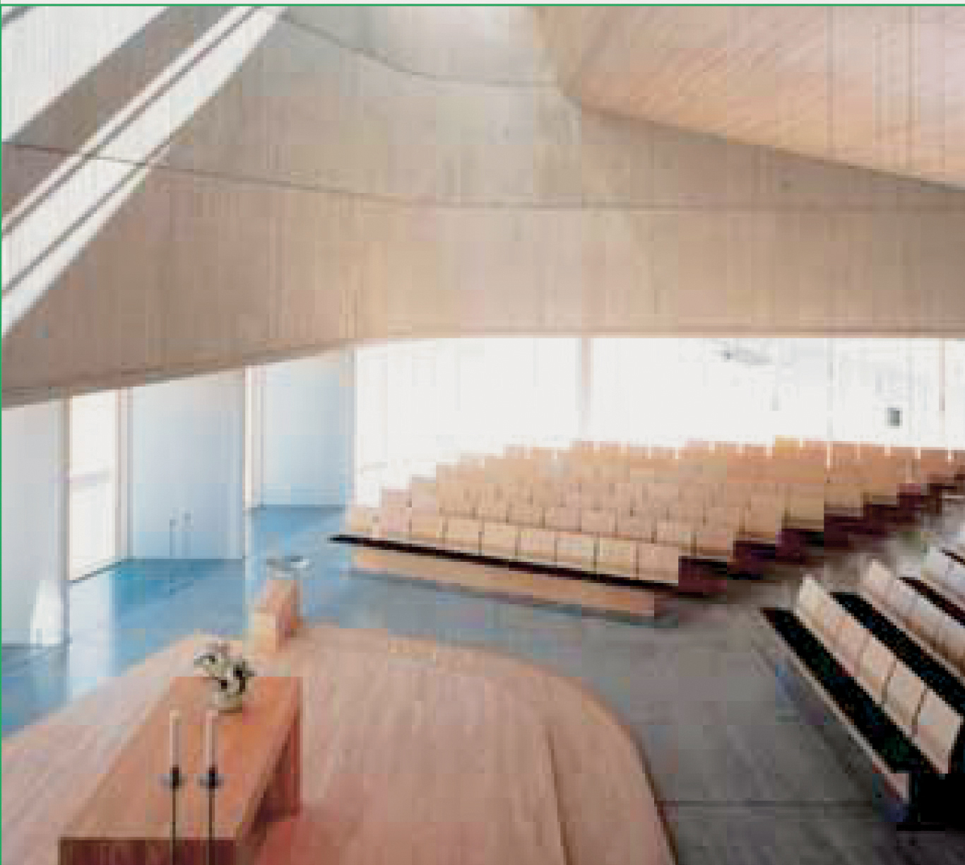 Vardåsen kirke i Asker av Østgaard Arkitekter AS er også en arbeidskirke, mener Arne E. Sæther.