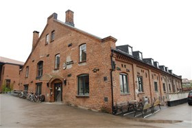 Janne Wilberg og etaten hennes i Maridalsveien 3 feirer 60-årsjubileum i år. Det gjør de blant annet ved å si tydelig fra til politikere og innbyggere om hva som står i fare for å gå tapt hvis fortettingsiveren bærer galt avsted.
Foto: Ingebjørg Semb Janne Wilberg og etaten hennes i Maridalsveien 3 feirer 60-årsjubileum i år. Det gjør de blant annet ved å si tydelig fra til politikere og innbyggere om hva som står i fare for å gå tapt hvis fortettingsiveren bærer galt avsted.
Foto: Ingebjørg Semb