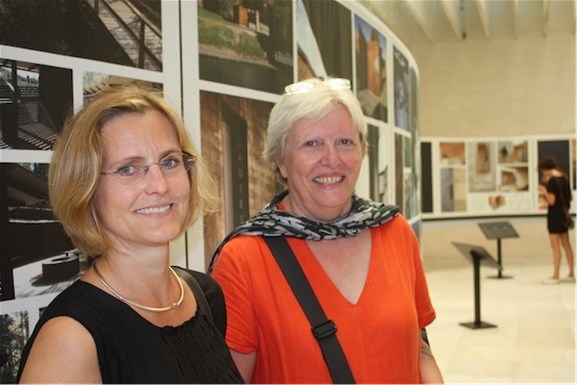 Ønsker egen norsk utstilling: Fra venstre avdelingsleder ved Nasjonalmuseet - Arkitektur, Nina Berre, og seniorkurator ved Nasjonalmuseet - Arkitektur, Eva Madshus. Foto: Grete Kristin Hennissen Ønsker egen norsk utstilling: Fra venstre avdelingsleder ved Nasjonalmuseet - Arkitektur, Nina Berre, og seniorkurator ved Nasjonalmuseet - Arkitektur, Eva Madshus. Foto: Grete Kristin Hennissen
