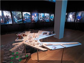 «Ildsjeler» presenterer et norsk perspektiv på utstillingen. Foto: Ivarsøy/Nasjonalmuseet «Ildsjeler» presenterer et norsk perspektiv på utstillingen. Foto: Ivarsøy/Nasjonalmuseet